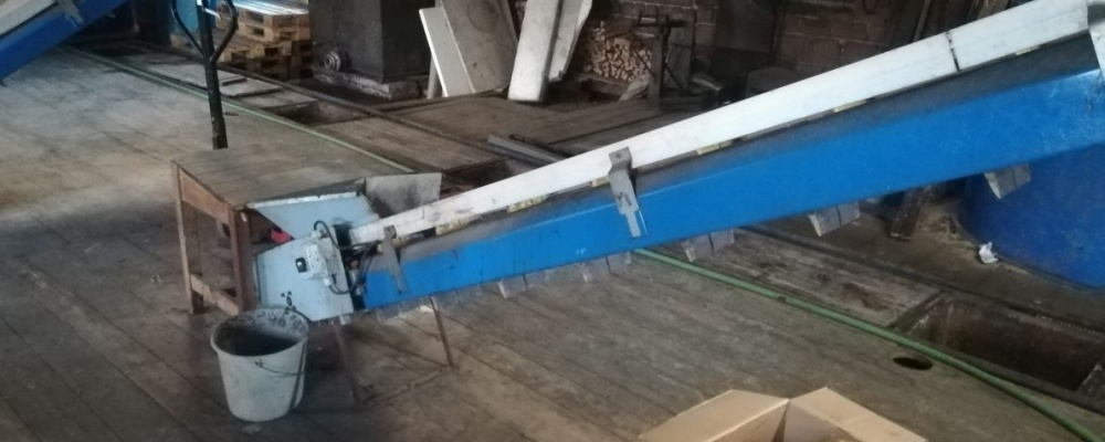 Příjem ovoce, drcení, kvasírna