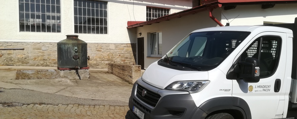 Vařák na podstavci